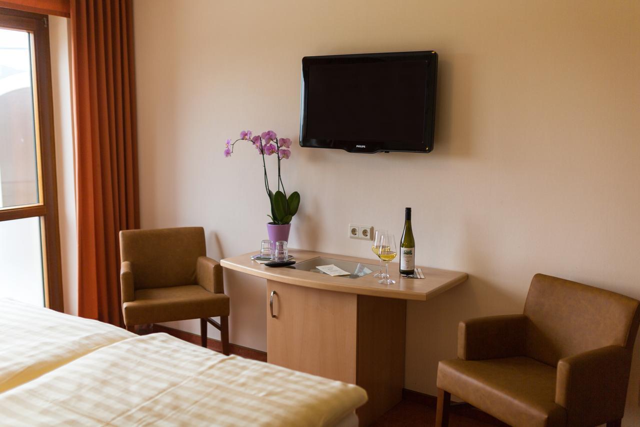 Hotel Zehnthof Ürzig Екстериор снимка