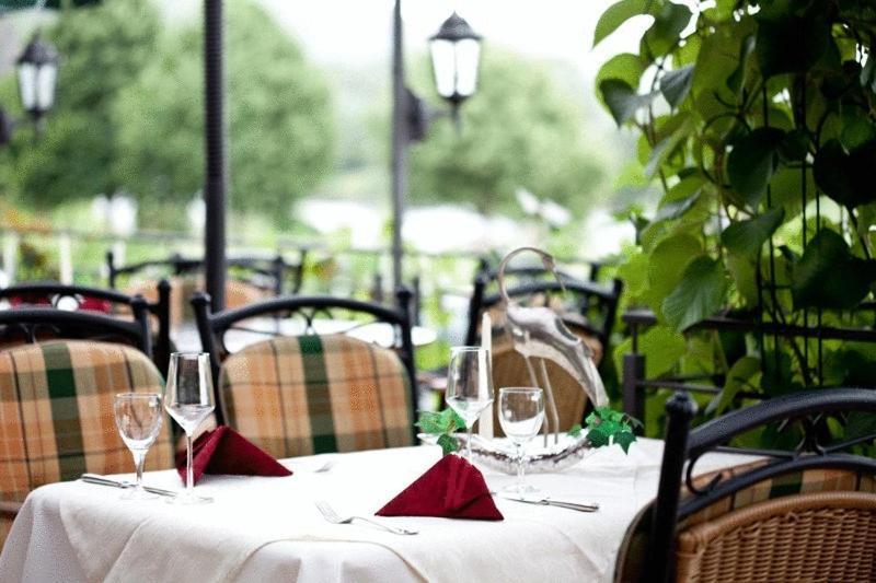 Hotel Zehnthof Ürzig Екстериор снимка